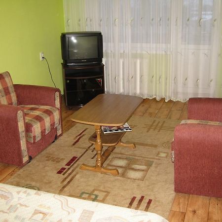 Apartment On Vasylya Chervoniya 67 Rivne Exterior foto