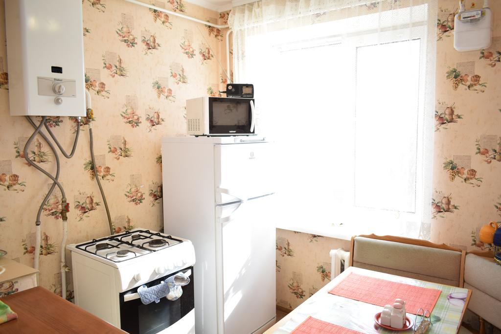 Apartment On Vasylya Chervoniya 67 Rivne Exterior foto